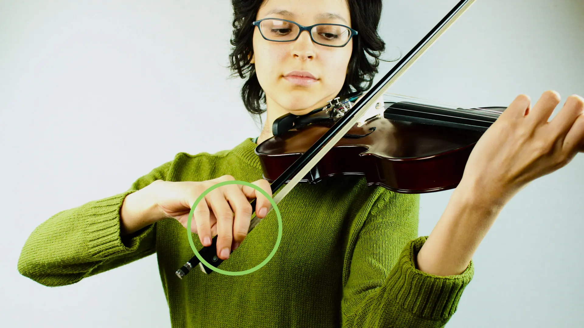 como sujetar el violin - Cómo se sostiene un violín sin que duela