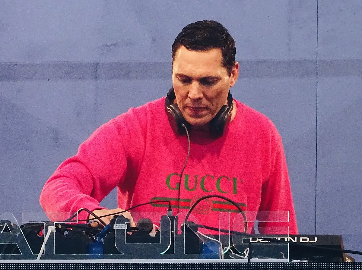 DJ Tiesto y su relación con el violín - Does Tiësto have a wife dj tiesto violin - Does Tiësto have a wife