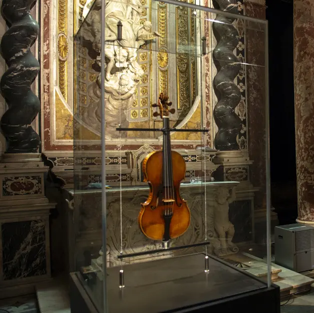 paganini violin - How did Paganini lose his violin