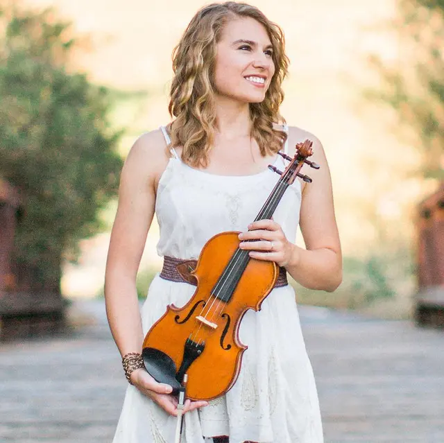 Taylor Davis: La talentosa violinista y compositora - How many kids does Taylor Davis have taylor davis violinista - How many kids does Taylor Davis have