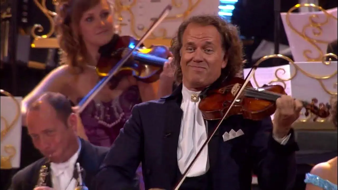 andre rieu y grupo de mujeres con violin - Quién es la esposa actual de André Rieu