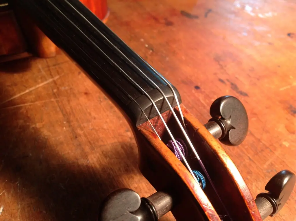 violin nut - What is the nut of a violin