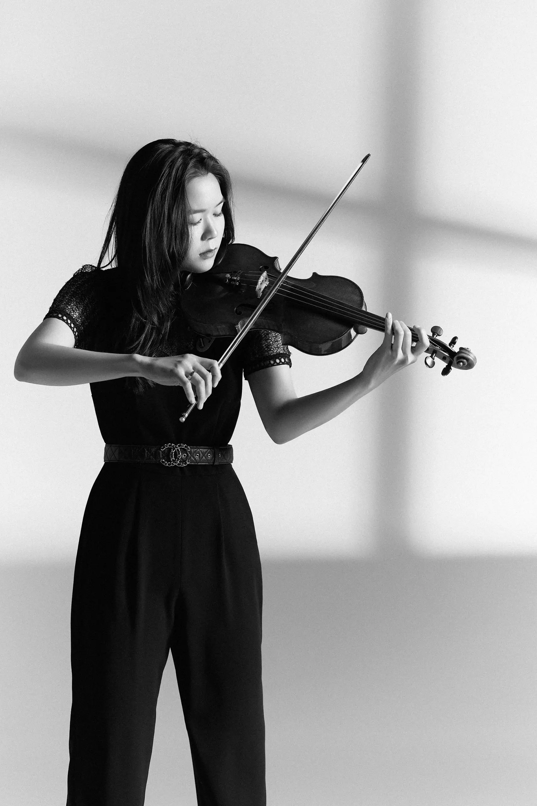 esther yoo violin - What violin does Esther Abrami play