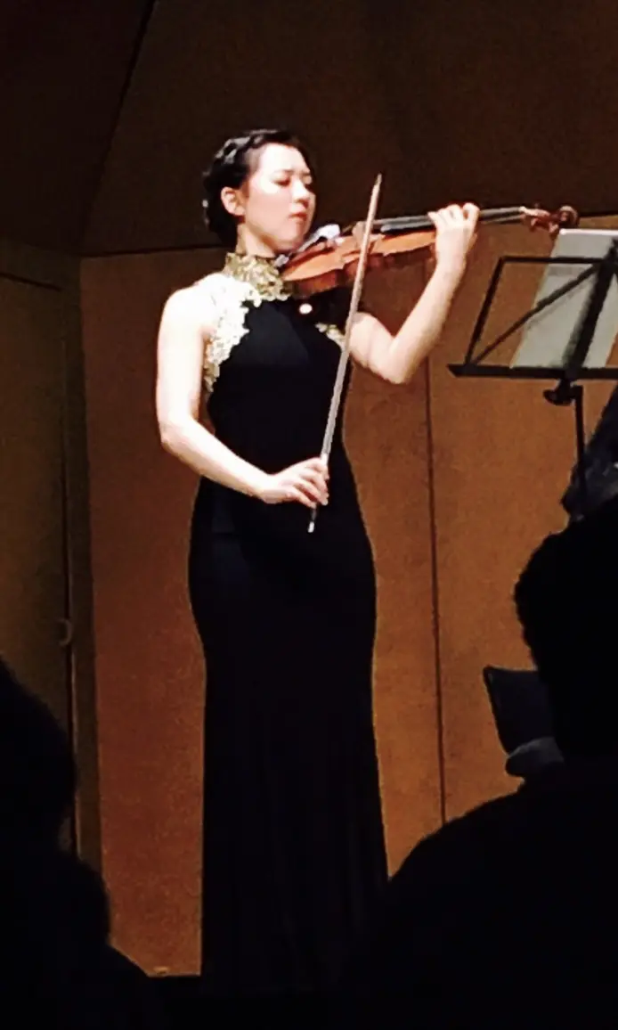 anna lee violin - When did Anna Lee start playing violin