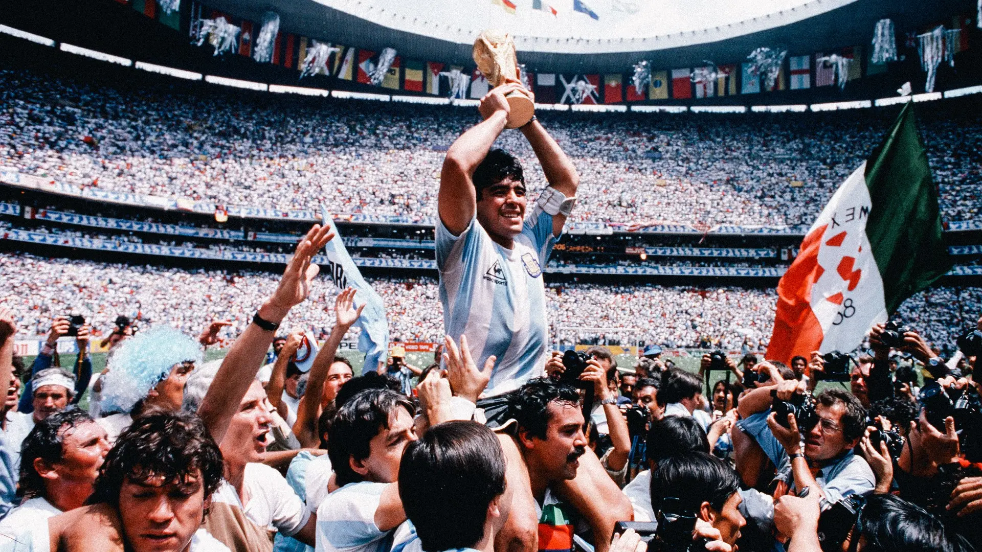 Maradona y el Violín: La Pasión por la Música y el Deporte - Which position did Maradona play maradona violin - Which position did Maradona play
