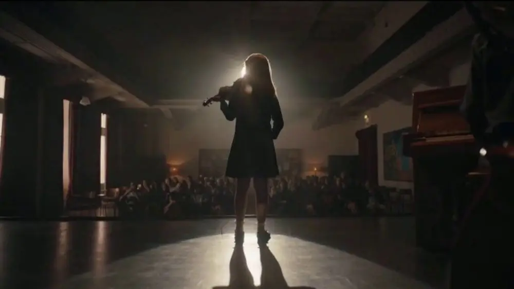 La canción de violín de American Express: una melodía que cautiva - Who sings the American Express commercial song american express violin song - Who sings the American Express commercial song