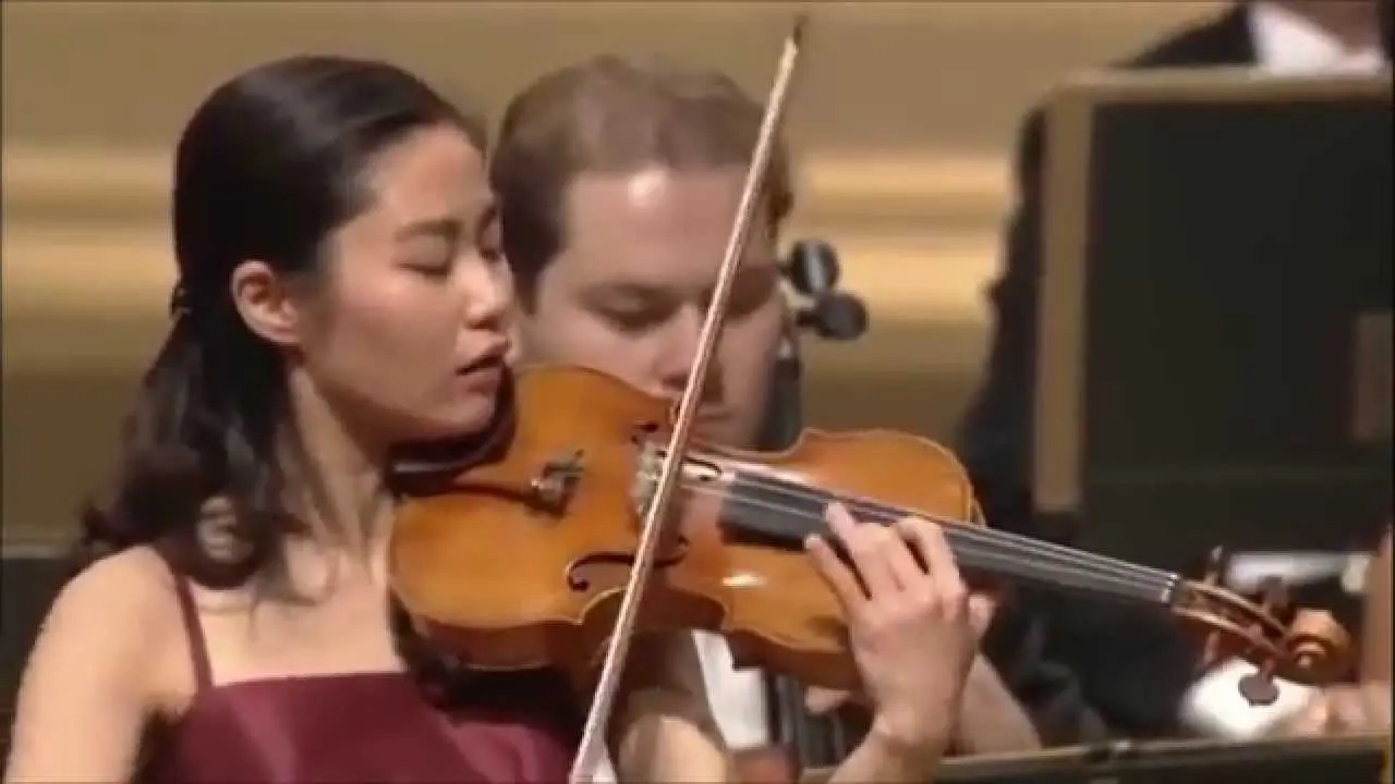 sayaka shoji tchaikovsky violin concerto - Why did Tchaikovsky only write one violin concerto