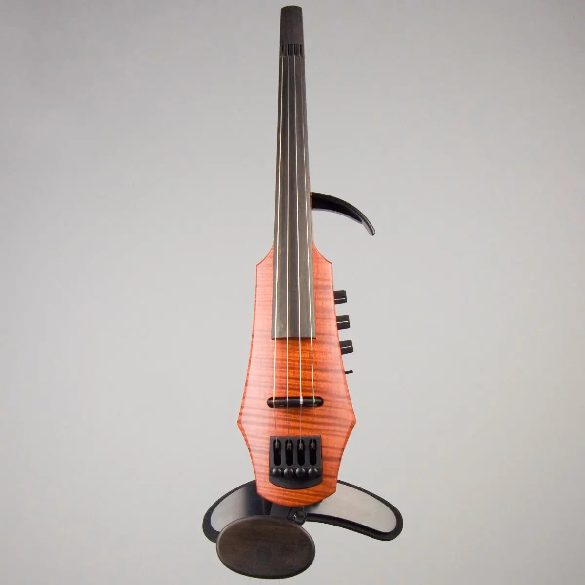 electric violin design - Why do electric violins have 5 strings