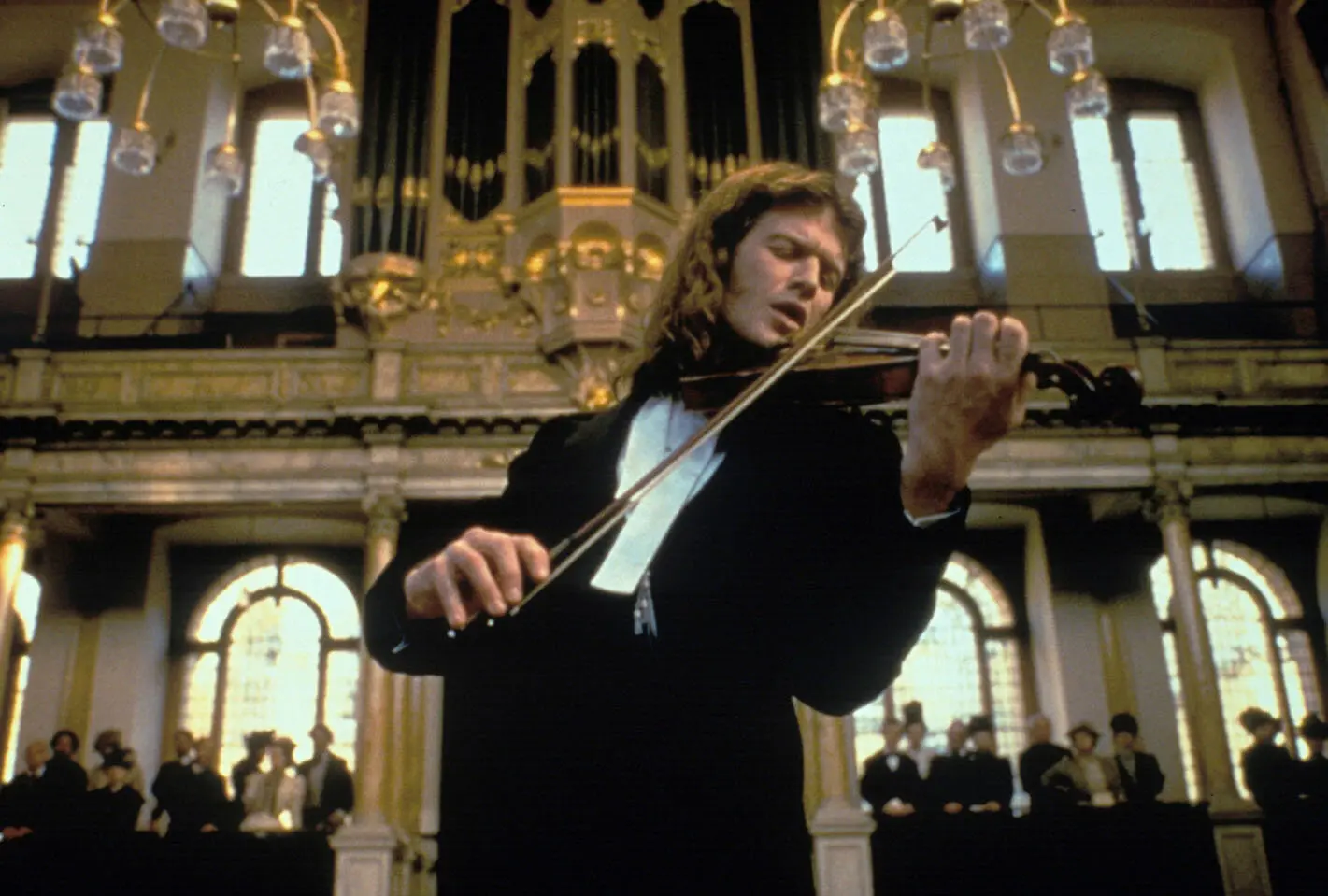 el violin rojo premios - A quién pertenece hoy el violín rojo