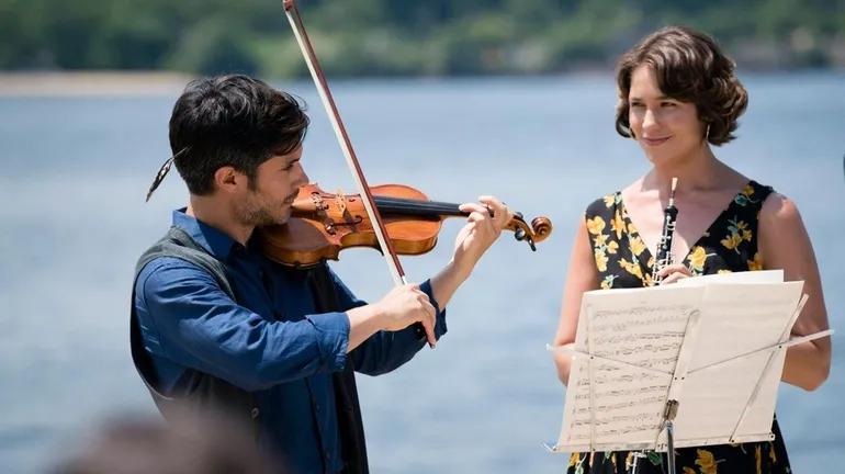Gael García Bernal y su pasión por el violín en Mozart in the Jungle - Are there any real musicians in Mozart in the Jungle gael garcia bernal violin - Are there any real musicians in Mozart in the Jungle