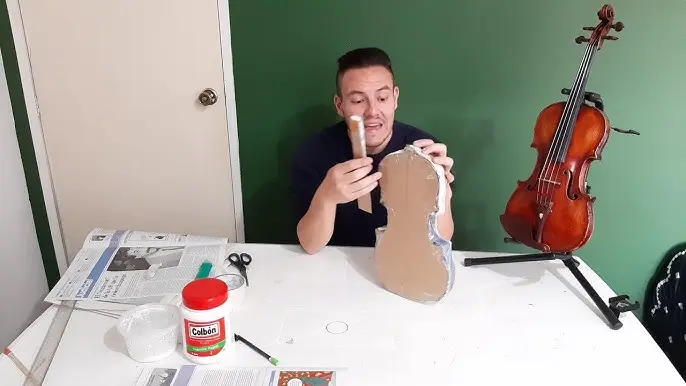 como hacer el borde de un violin de carton - Cómo se alisan los accesorios de cartón