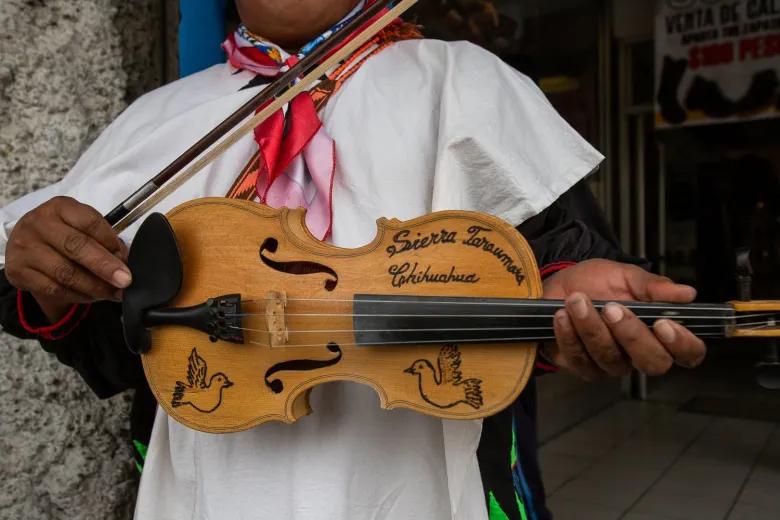 el violinista tarahumara - Cómo se dice buenas tardes en tarahumara