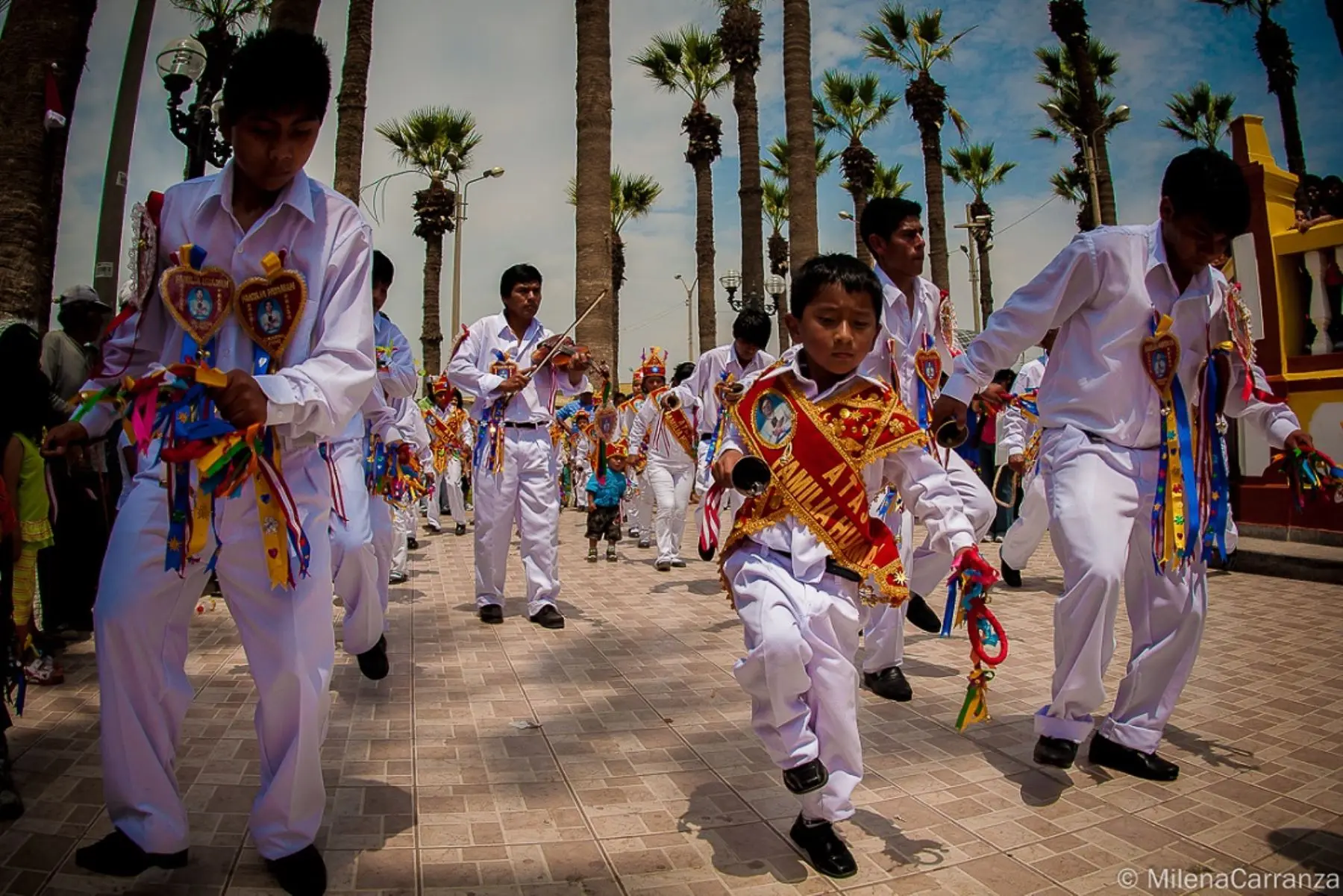 Violin de Hatajos de Negritos: Una Tradición Cultural Peruana - Cómo se escribe atajo de negritos violin de hatajos de negritos - Cómo se escribe atajo de negritos