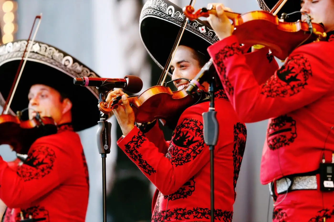 cuantos violines utiliza un mariachi - Cuál es la instrumentación más común para una banda de mariachi