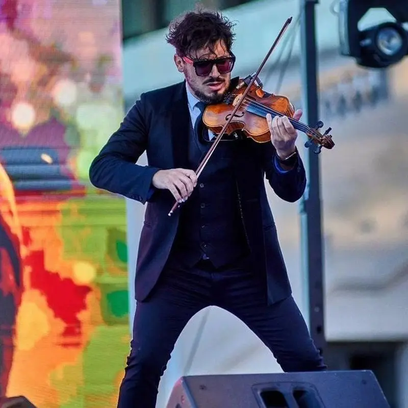 ¿Cómo se llama el violinista que toca con Luciano Pereyra? - Cuál fue la enfermedad de Luciano Pereyra como.se llama el violinista que toca con luciano pereyra - Cuál fue la enfermedad de Luciano Pereyra