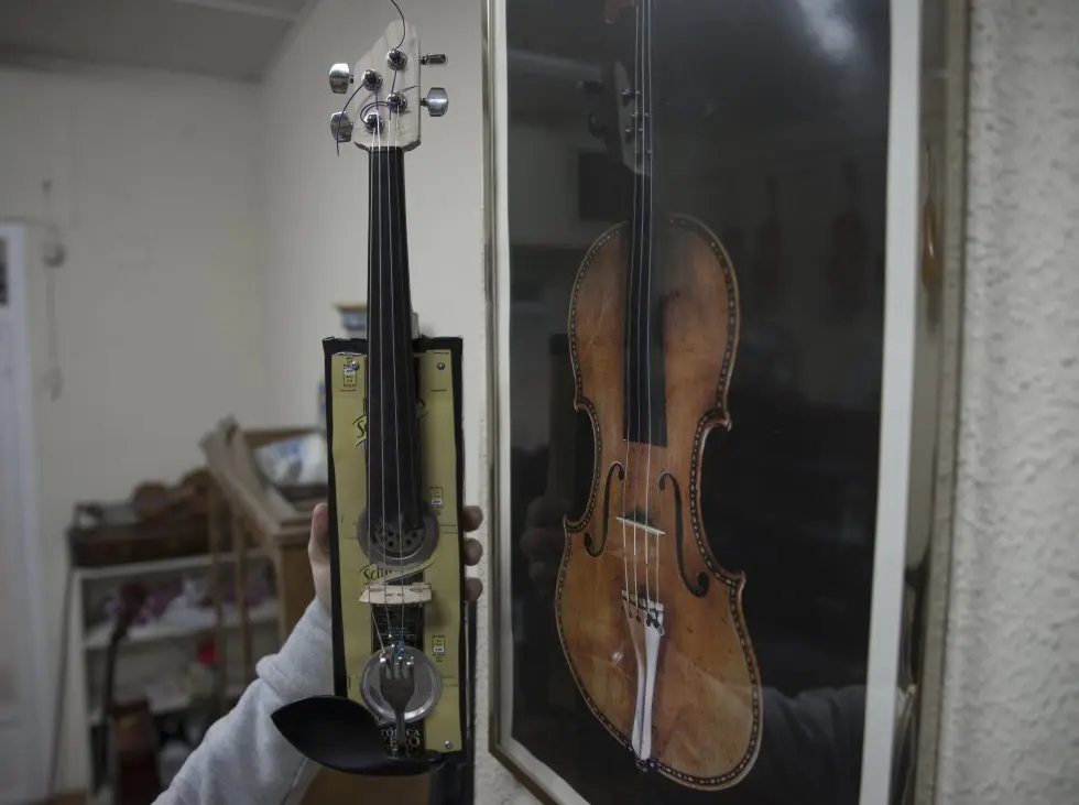 Cómo hacer un violín Mocoví con una lata - Cuáles son los instrumentos de la region chaqueña como hacer con una lata violin mocovi - Cuáles son los instrumentos de la region chaqueña