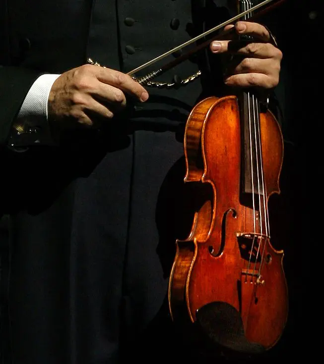 andre riu poseen un violin stradivarius - Does Andre Rieu play a Stradivarius violin