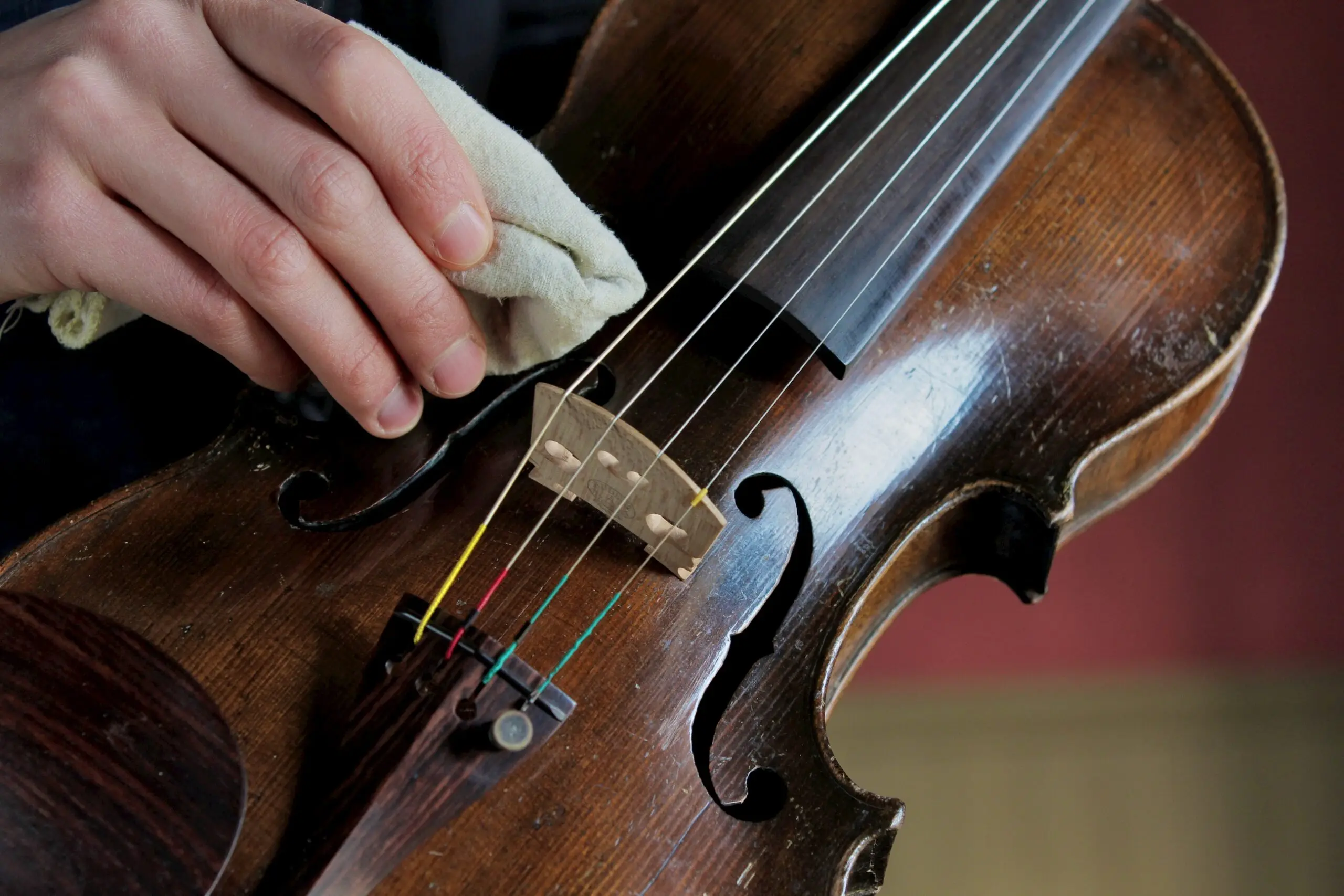 cuerdas violin limpieza - Es necesario limpiar las cuerdas del violín