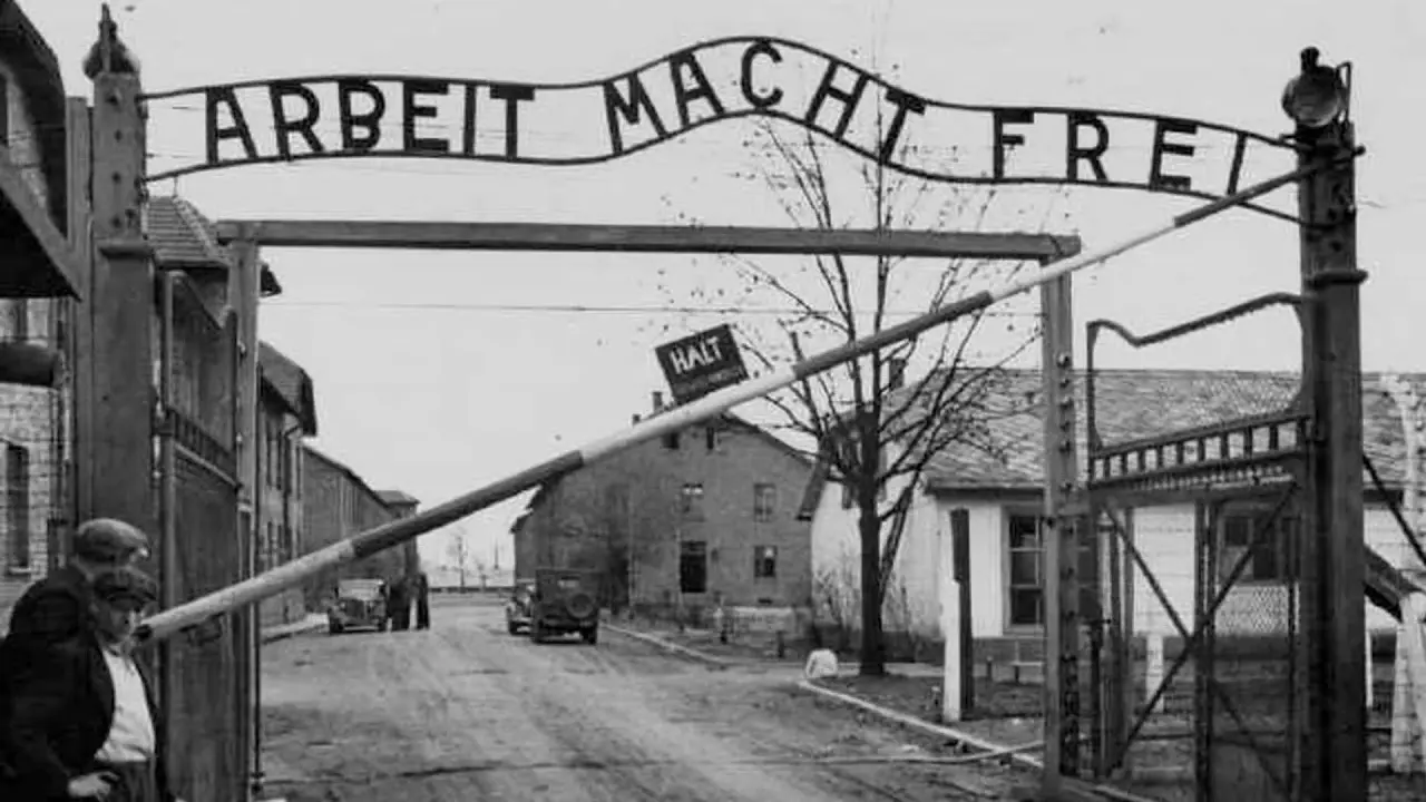 trailer sobre el violín de aushwitz - Existe una película llamada Auschwitz