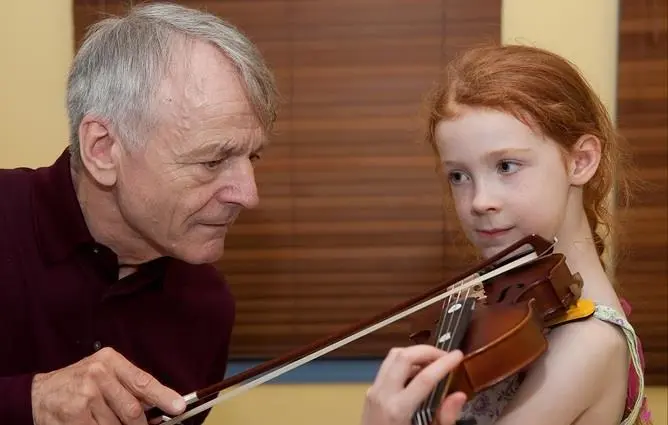 teaching violin lessons - How can I be a good violin teacher