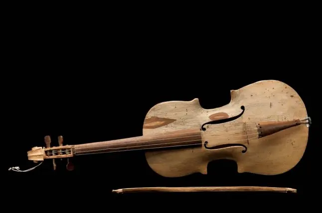 historia de la forma de cruz violin - Por qué se reemplazó el rebab por el violín