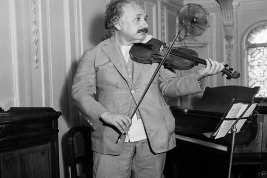 El vínculo entre ser científico y violinista - Qué dijo Albert Einstein sobre la música cientifico y violinista - Qué dijo Albert Einstein sobre la música