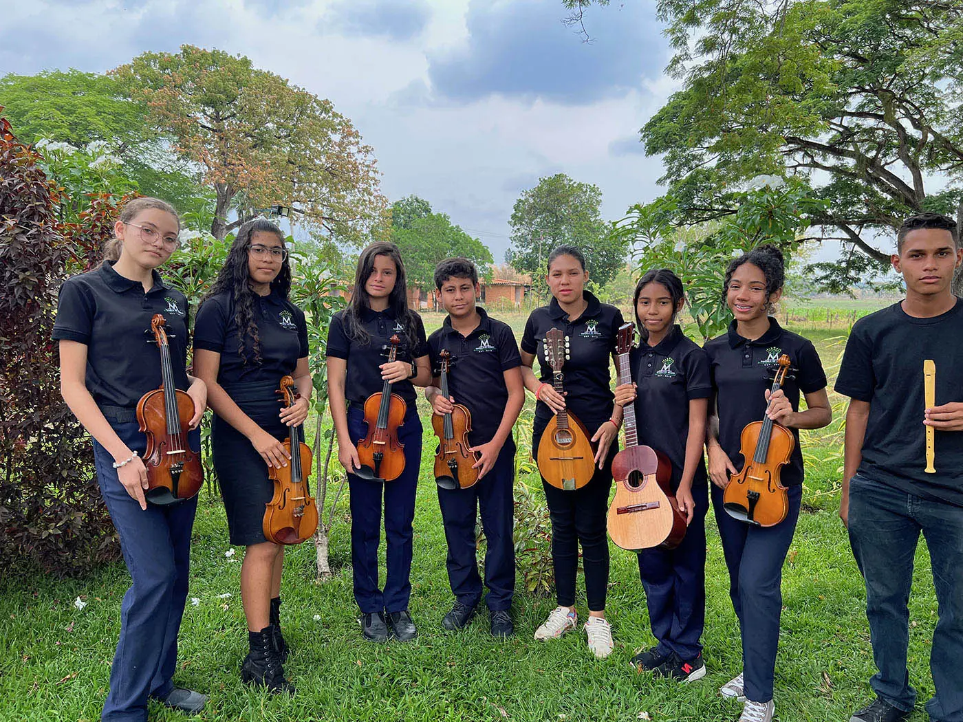 reunion de equipo de una escuela de violin - Qué se necesita en un salón de música