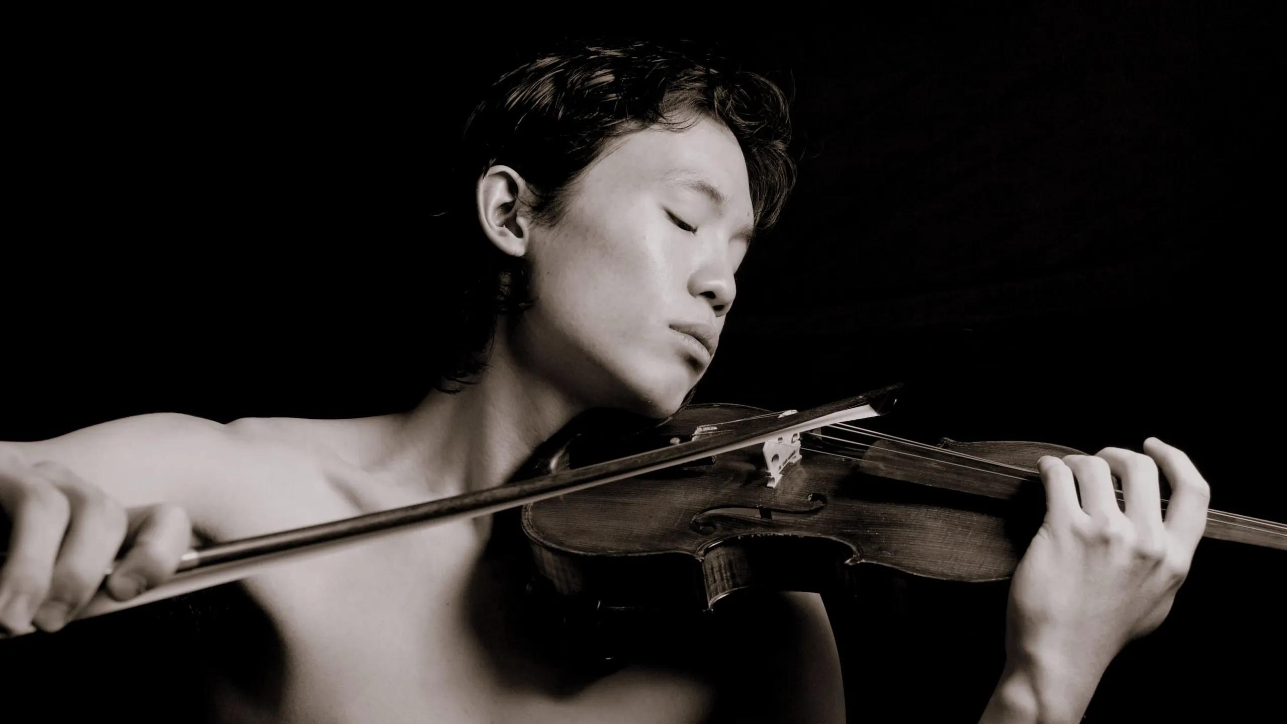 chico coreano tocando el violin - Qué violín toca Sarah Chang