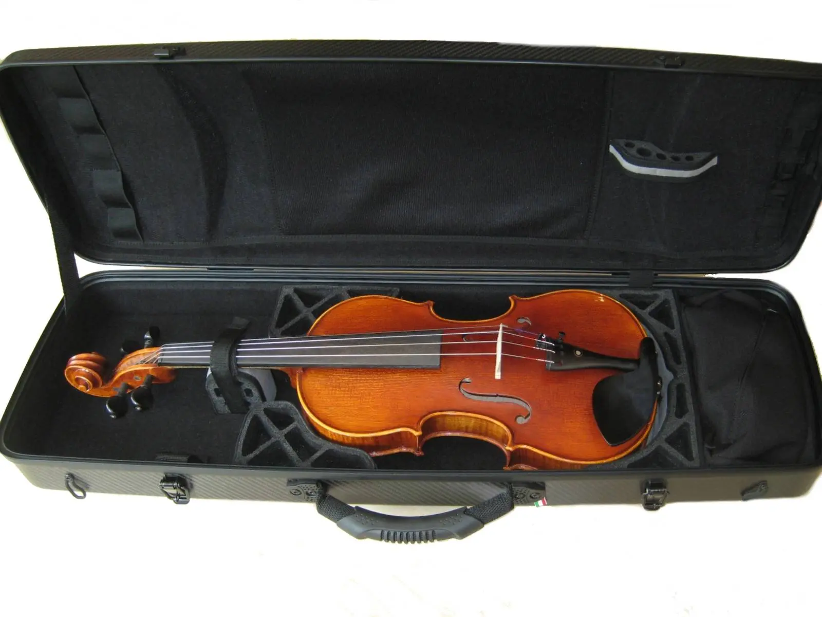bogaro and clemente violin case - What is a suspension violin case