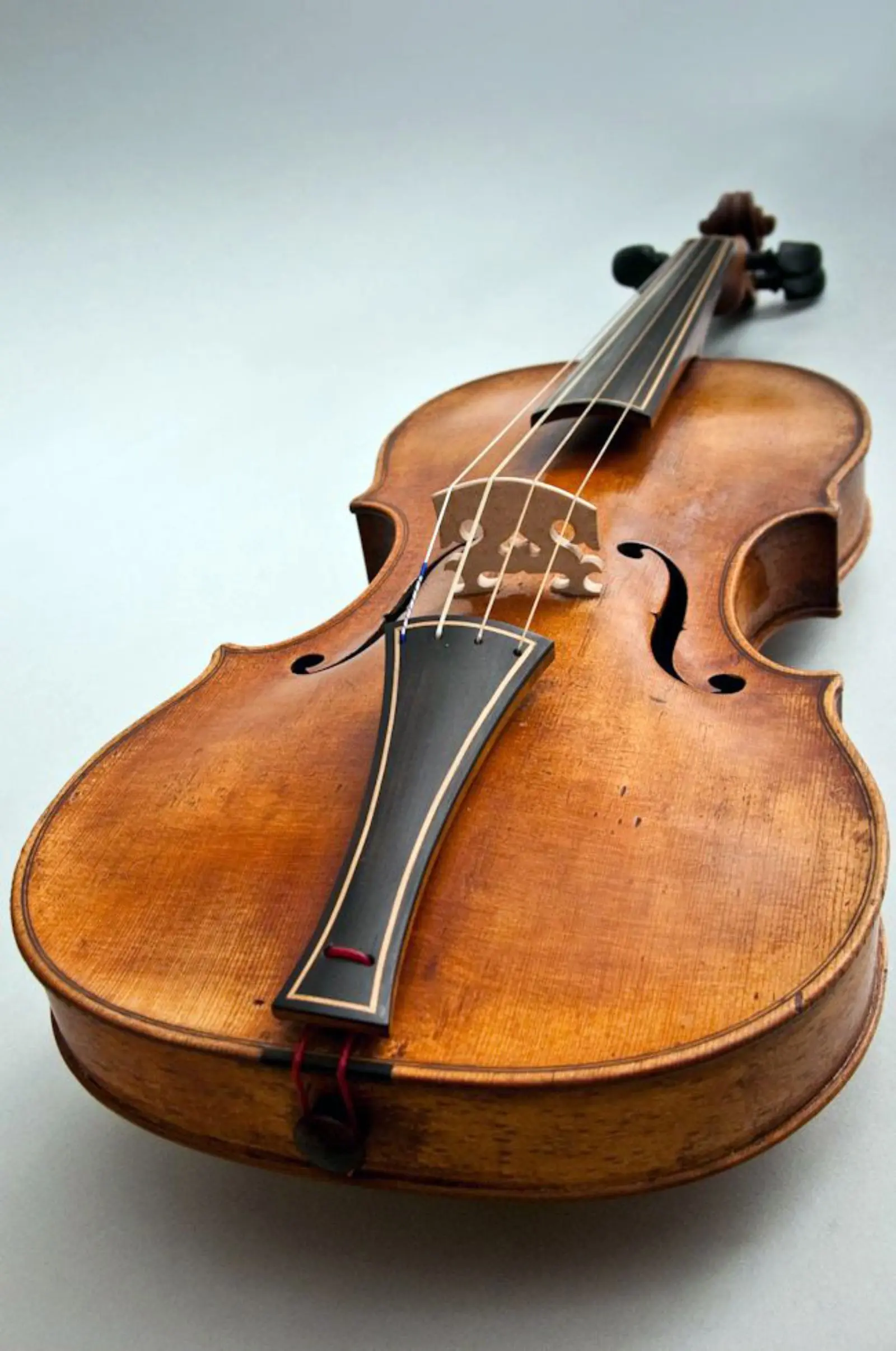 barock violine - What is the tone of a Baroque violin