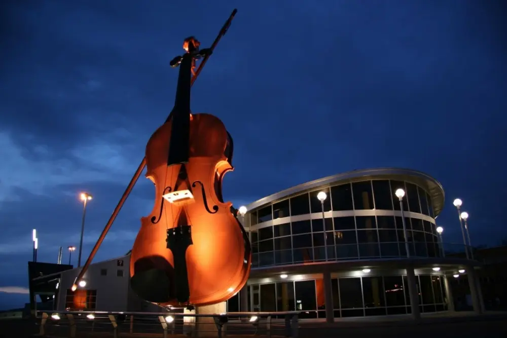 violin nova scotia - Where in Nova Scotia is the huge violin