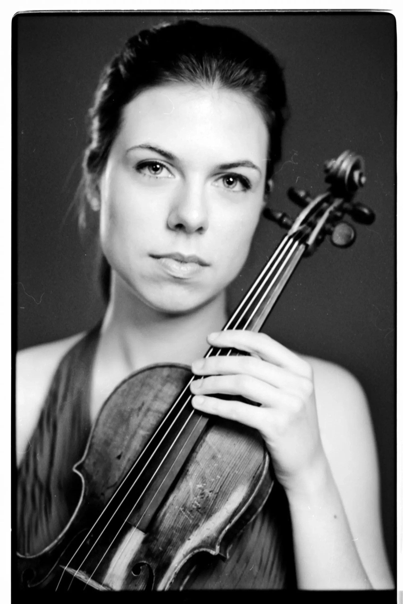tessa lark violin - Where was Tessa Lark born