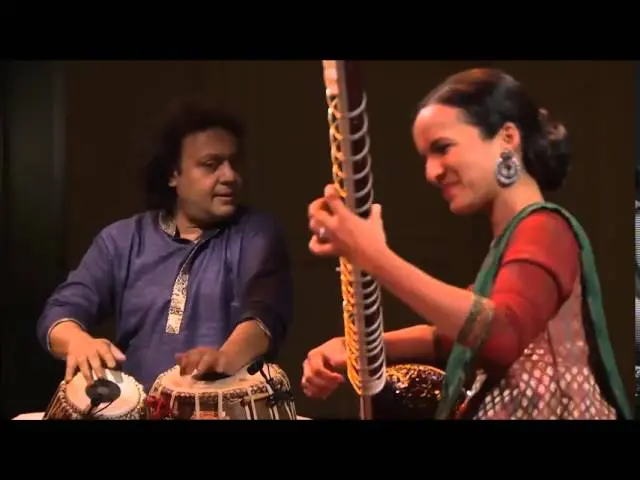 anouscka shankar duet de violin - Which instrument is played by Anoushka Shankar