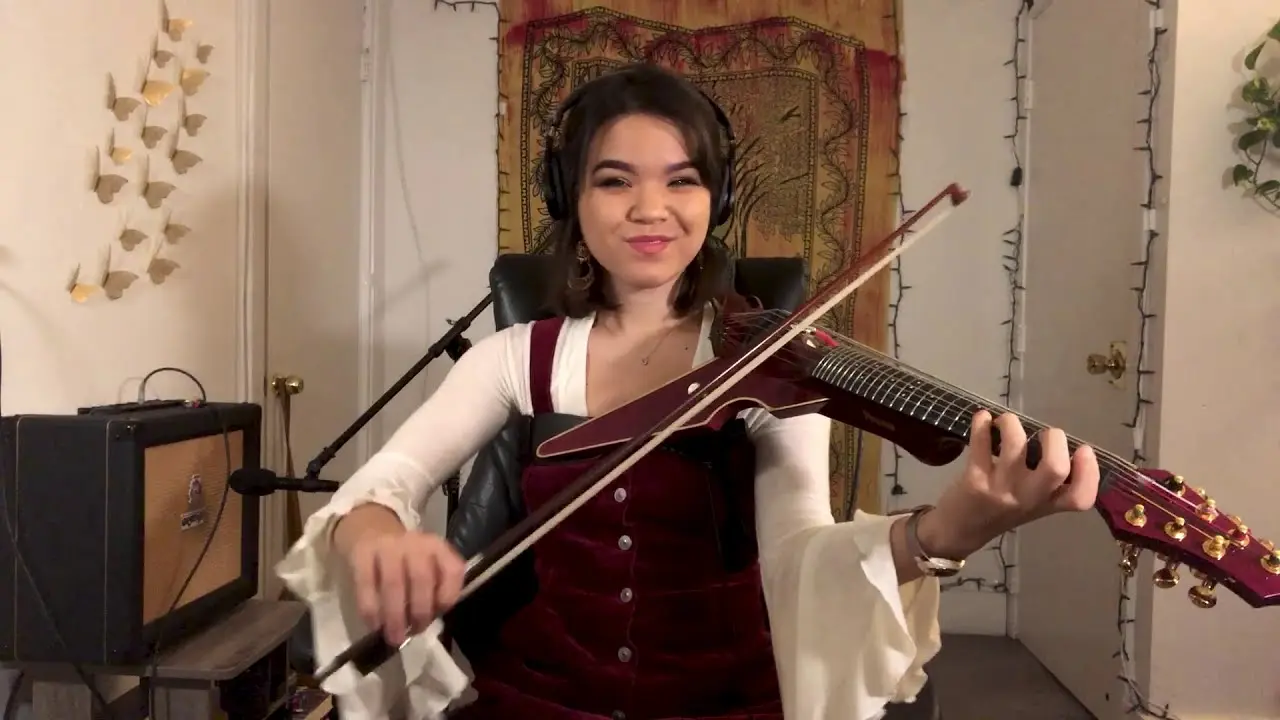 mia violin - Who are Mia and Ally