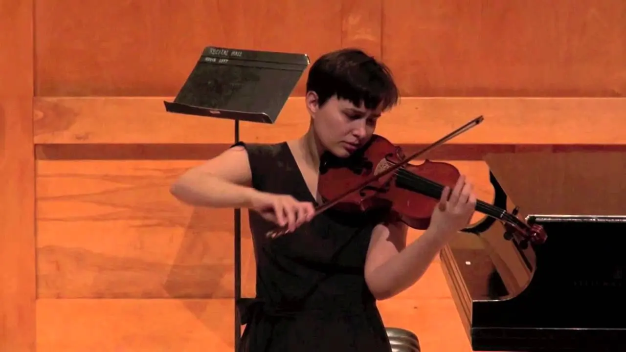 el violin sophy - Who is Sophie Oui Oui