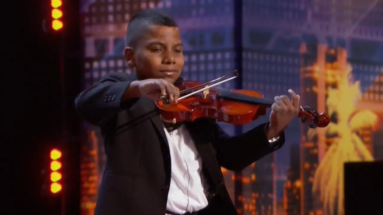 Britain's Got Talent: Los talentosos violinistas infantiles - Who is the 11 year old singer on Britain's Got Talent britain got talent children violin - Who is the 11 year old singer on Britain's Got Talent